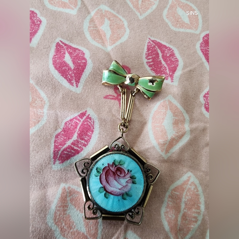 Vintage Guilloche enamel with flower design lapel pin locket